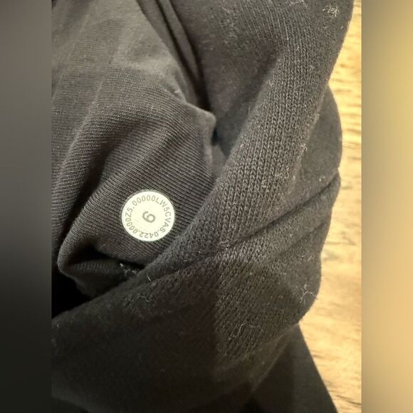 Lululemon Scuba High Rise Jogger
Size 6 - Picture 5 of 10